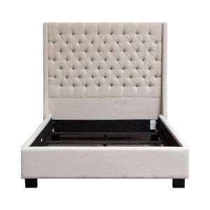 Tufted Bed with Vintage Wing
